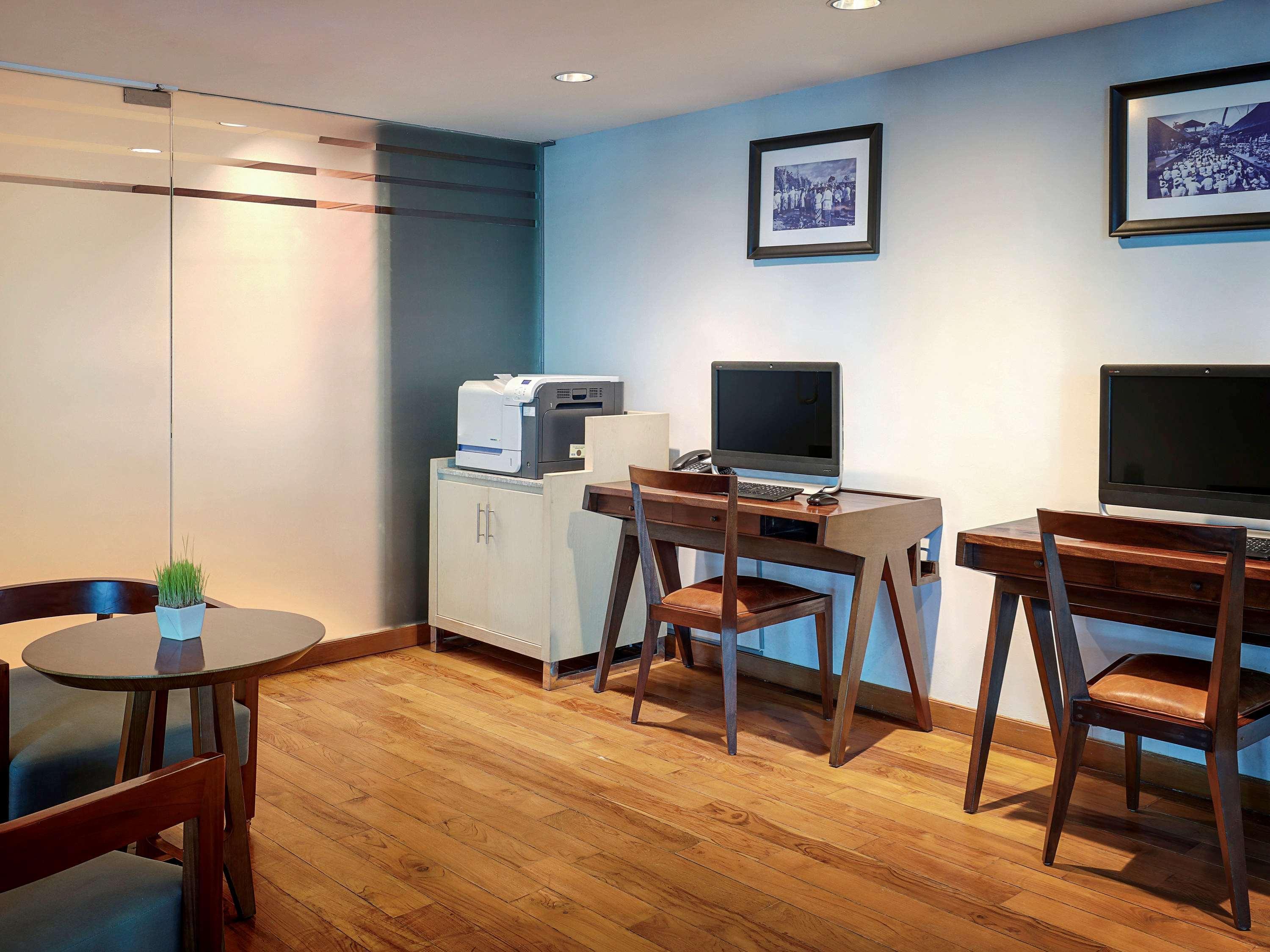 The Kuta Beach Heritage Hotel - Managed By Accor מראה חיצוני תמונה Business Center