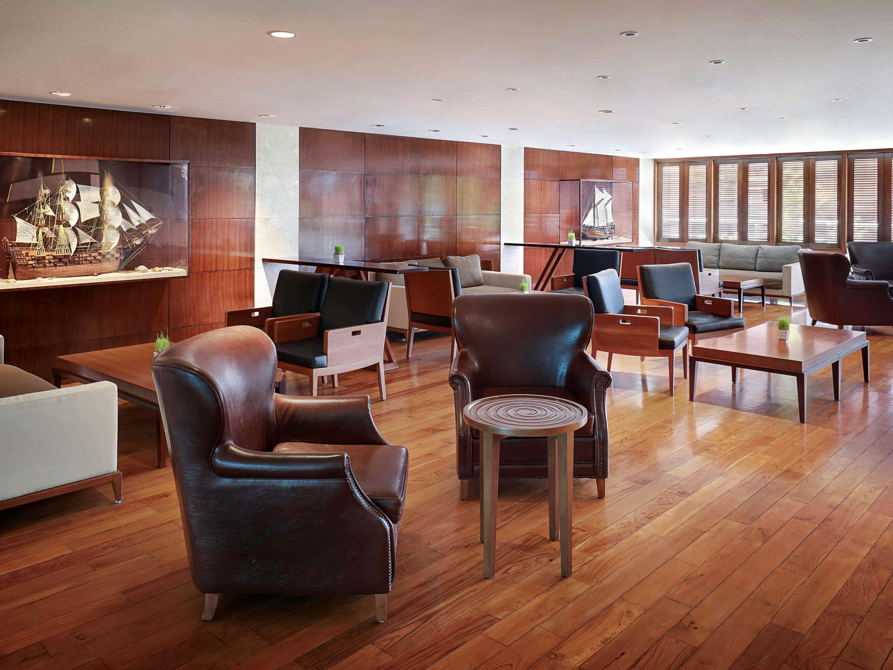 The Kuta Beach Heritage Hotel - Managed By Accor מראה חיצוני תמונה The Club lounge at San Francisco International Airport