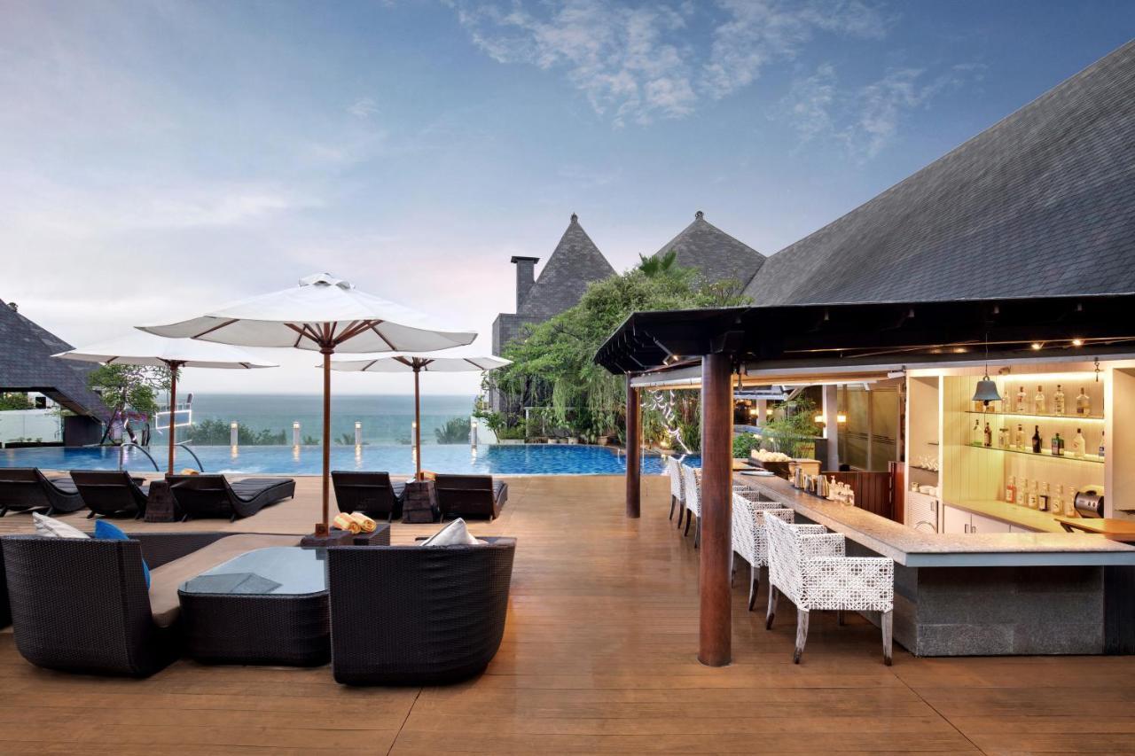 The Kuta Beach Heritage Hotel - Managed By Accor מראה חיצוני תמונה The Pool Bar